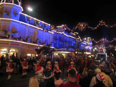 The Christmas Parade - Santa's Float is coming!