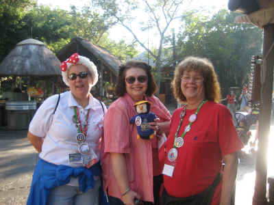 Bookwood, Moley, Booger & Elaine waiting for their safari ride!